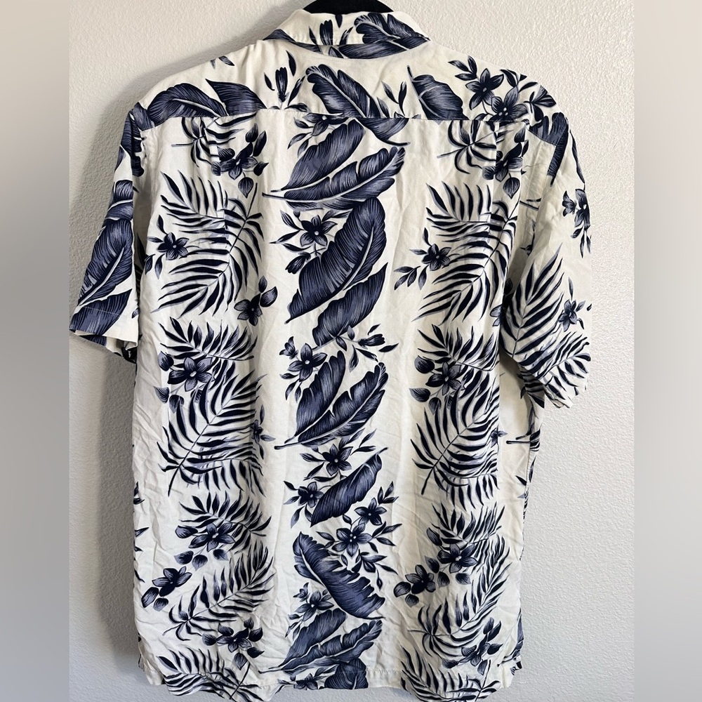 Ralph Lauren White & Navy Tropical Leaf Short-Sleeve Shirt - Picture 3 of 5